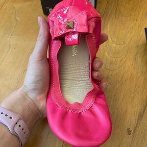 Yosi Samra New with original packaging Pink and beige slip ins